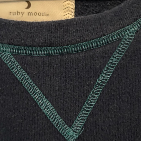 Ruby Moon Women's S Navy Sweatshirt Sweater Aztec Combo Hi-Low EUC! - Picture 9 of 9